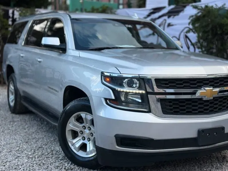 Vista 2 de Chevrolet Suburban 1500 LT 2017