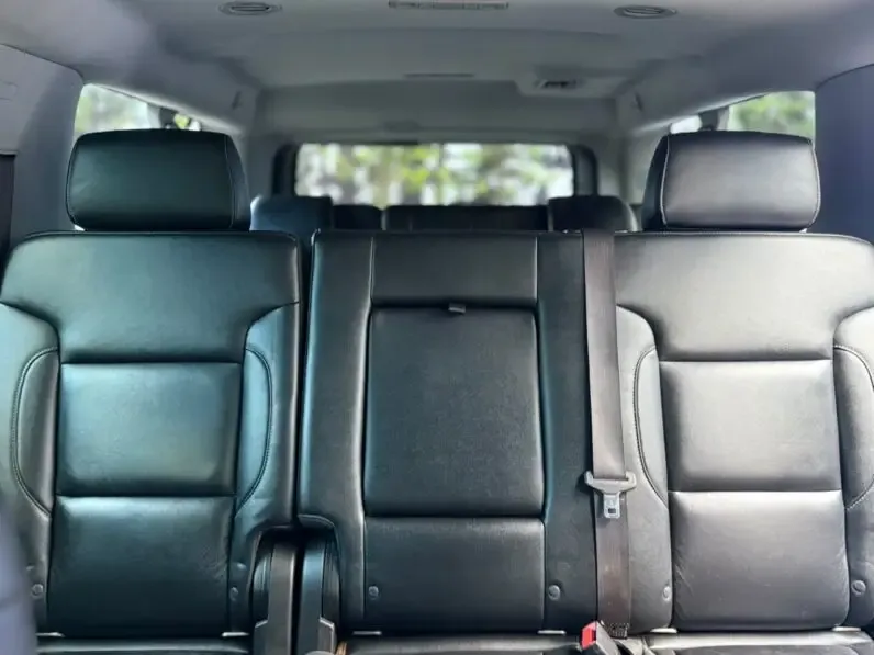 Vista 5 de Chevrolet Suburban 1500 LT 2017