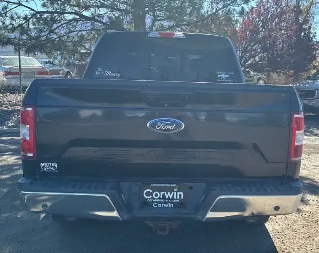 Vista 4 de Ford F-150 Lariat 2018