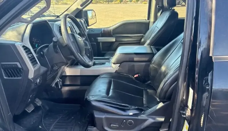 Vista 6 de Ford F-150 Lariat 2018