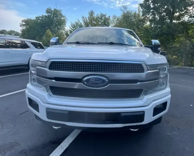 Vista 2 de Ford F-150 Platinum 2018