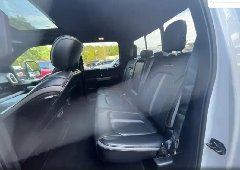 Vista 4 de Ford F-150 Platinum 2018