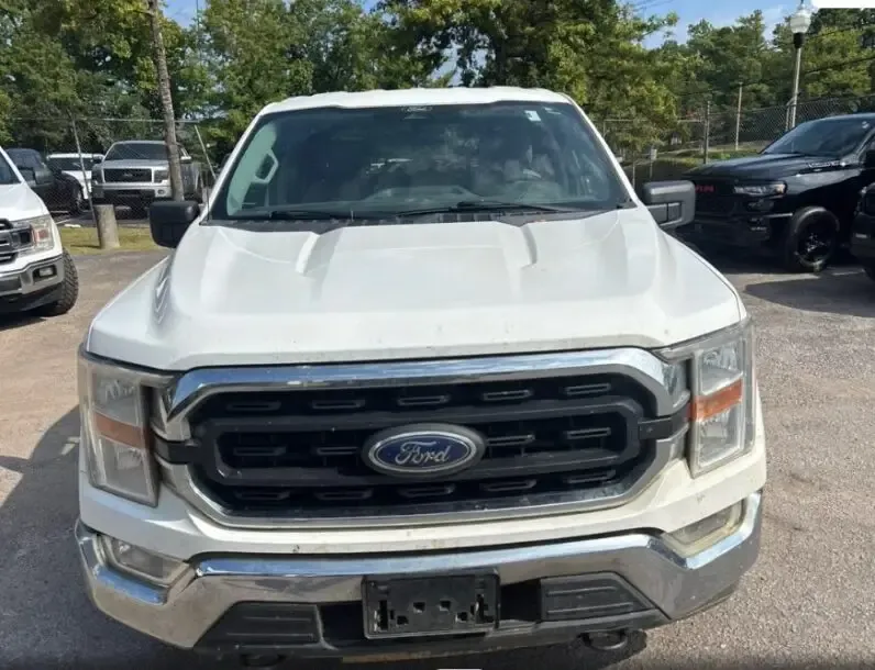 Vista 3 de Ford F-150 XLT 2021