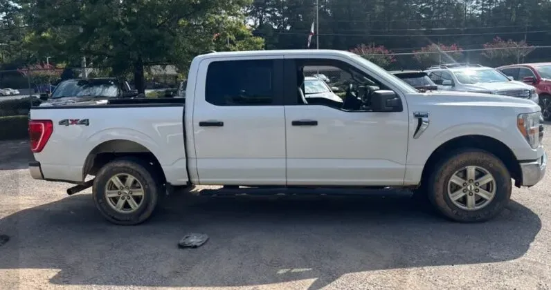 Vista 6 de Ford F-150 XLT 2021