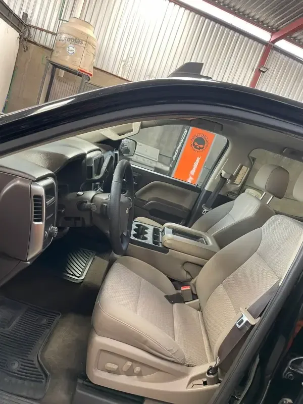 Vista 6 de Chevrolet Silverado 1500 LT 5.3 V8 RWD 2017