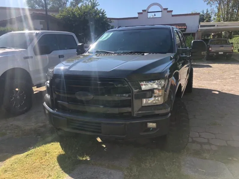 Vista 2 de Ford F-150 Lariat Sport 2016