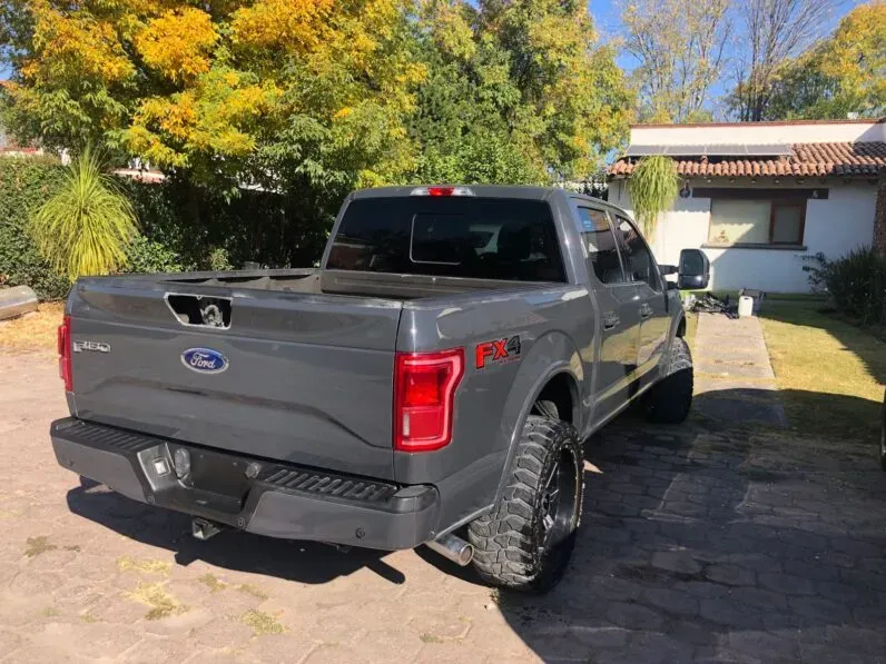 Vista 5 de Ford F-150 Lariat Sport 2016